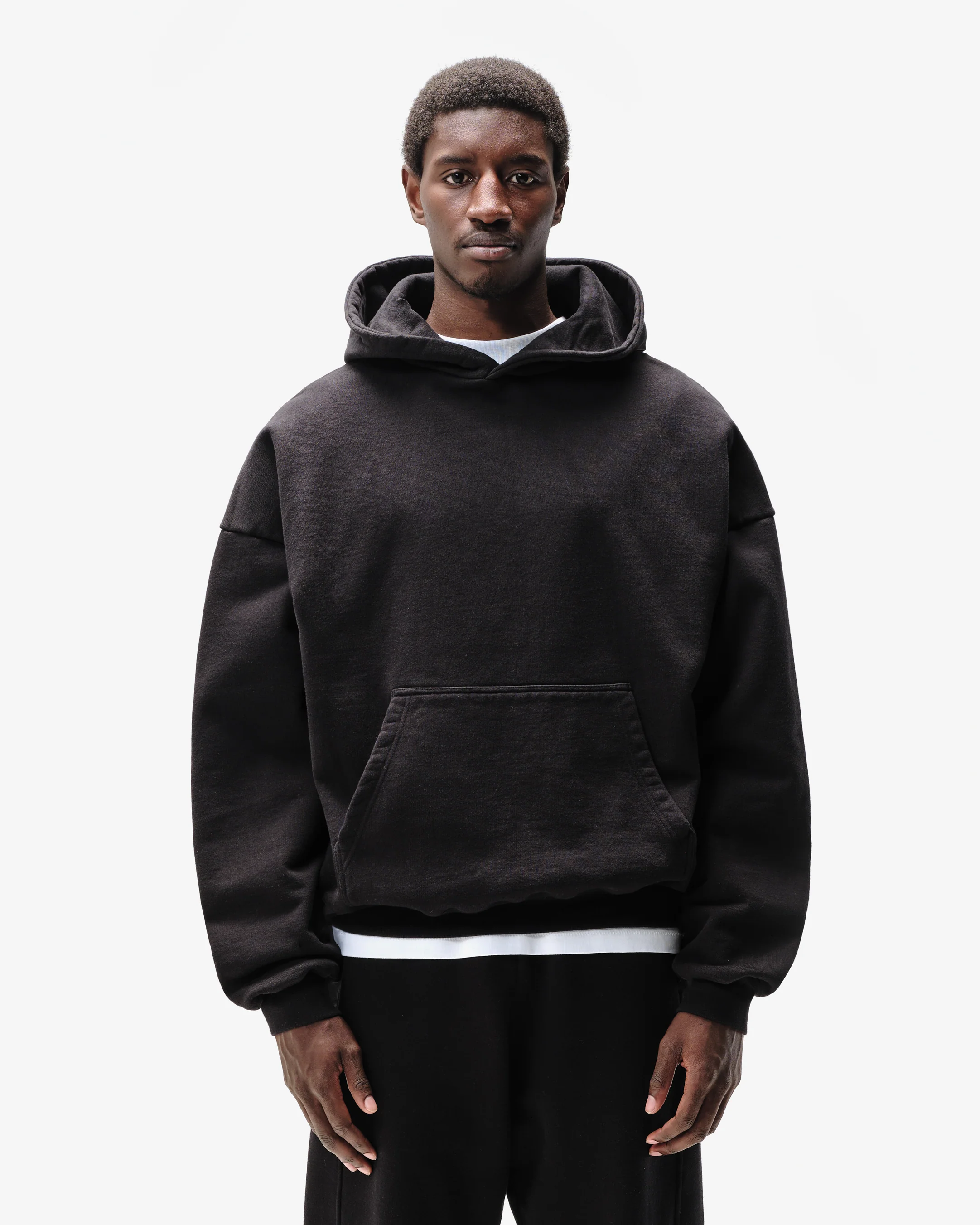 HEAVYWEIGHT HOODIE - BLACK - Image 3