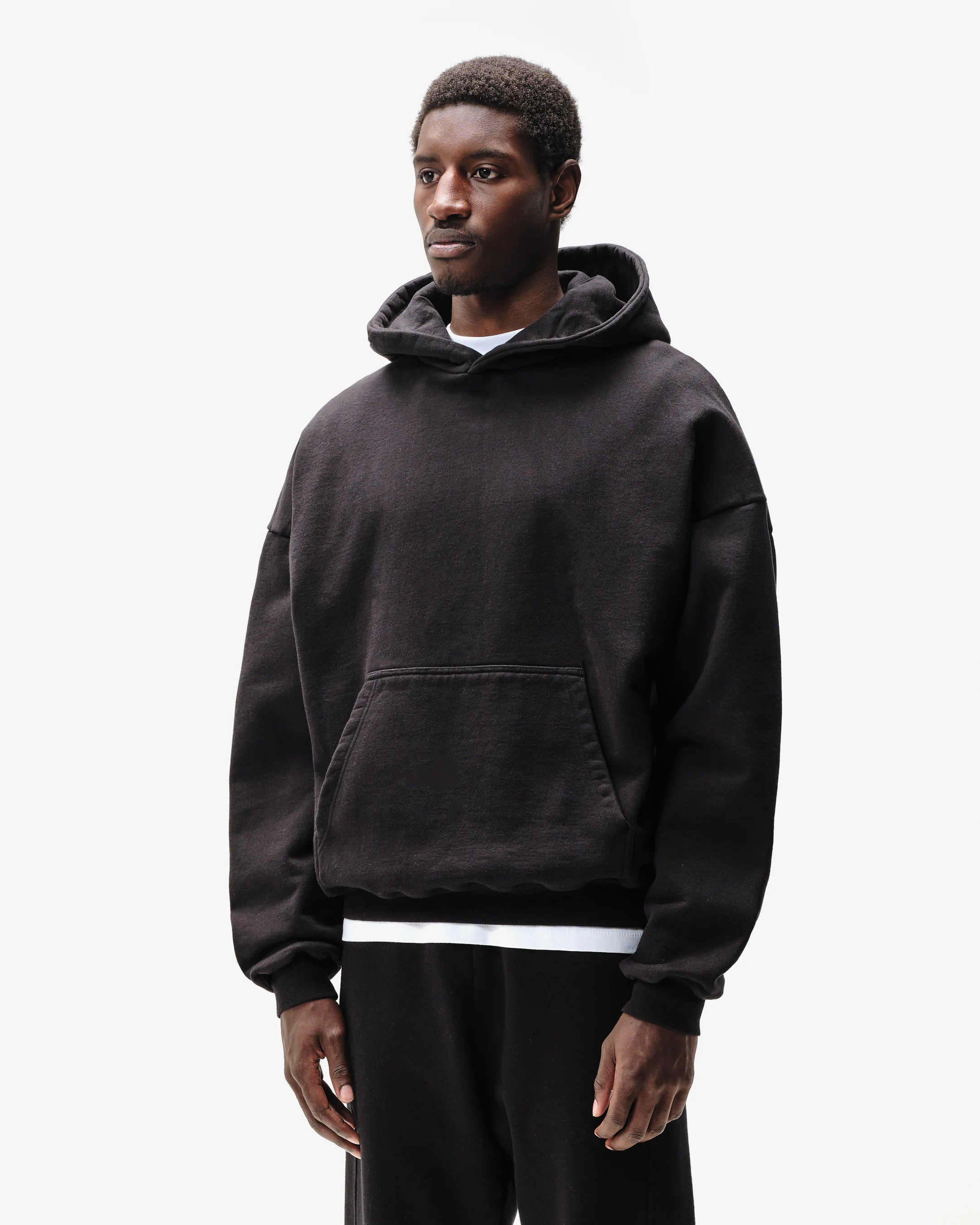 HEAVYWEIGHT HOODIE - BLACK - Image 4