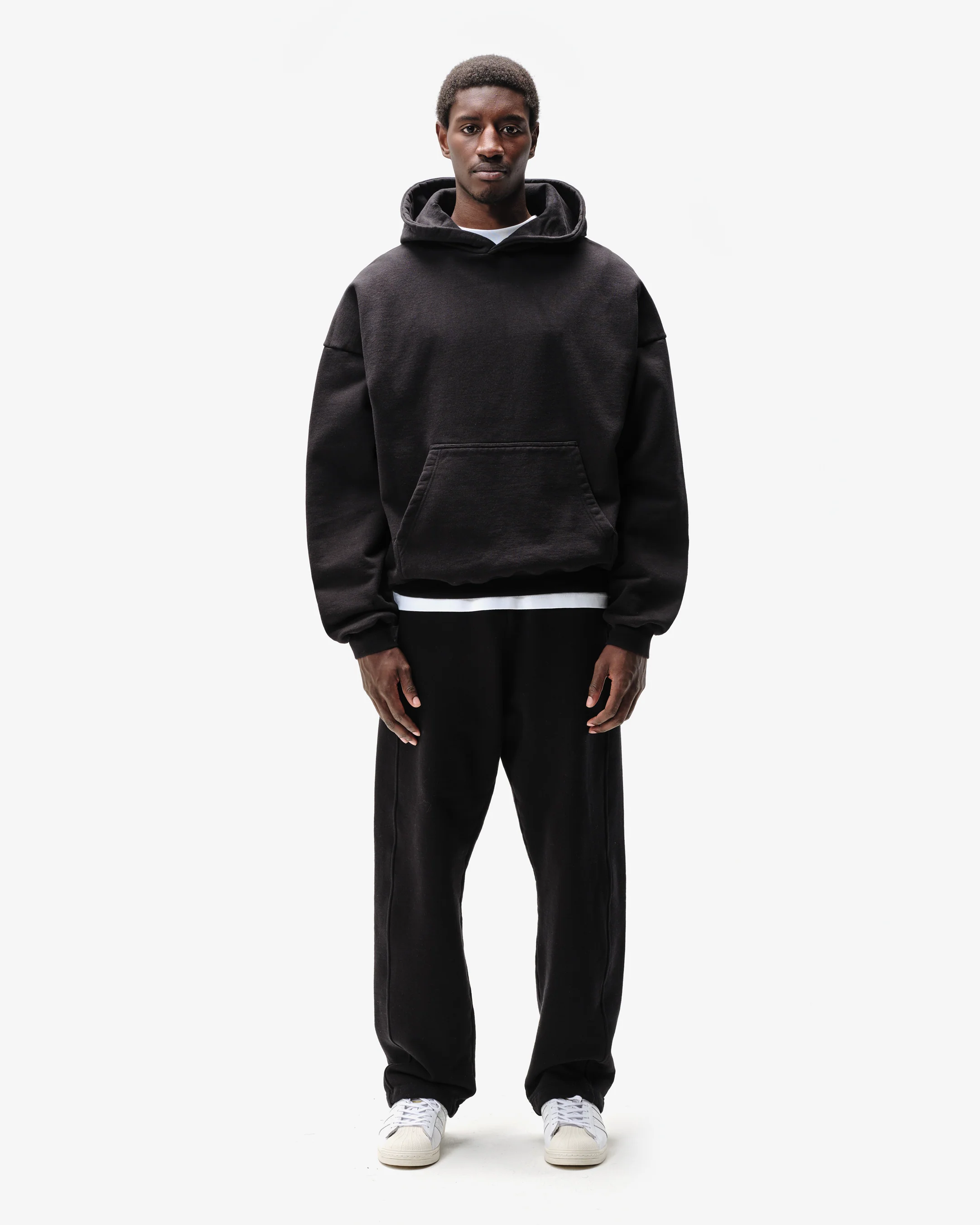 HEAVYWEIGHT HOODIE - BLACK - Image 5