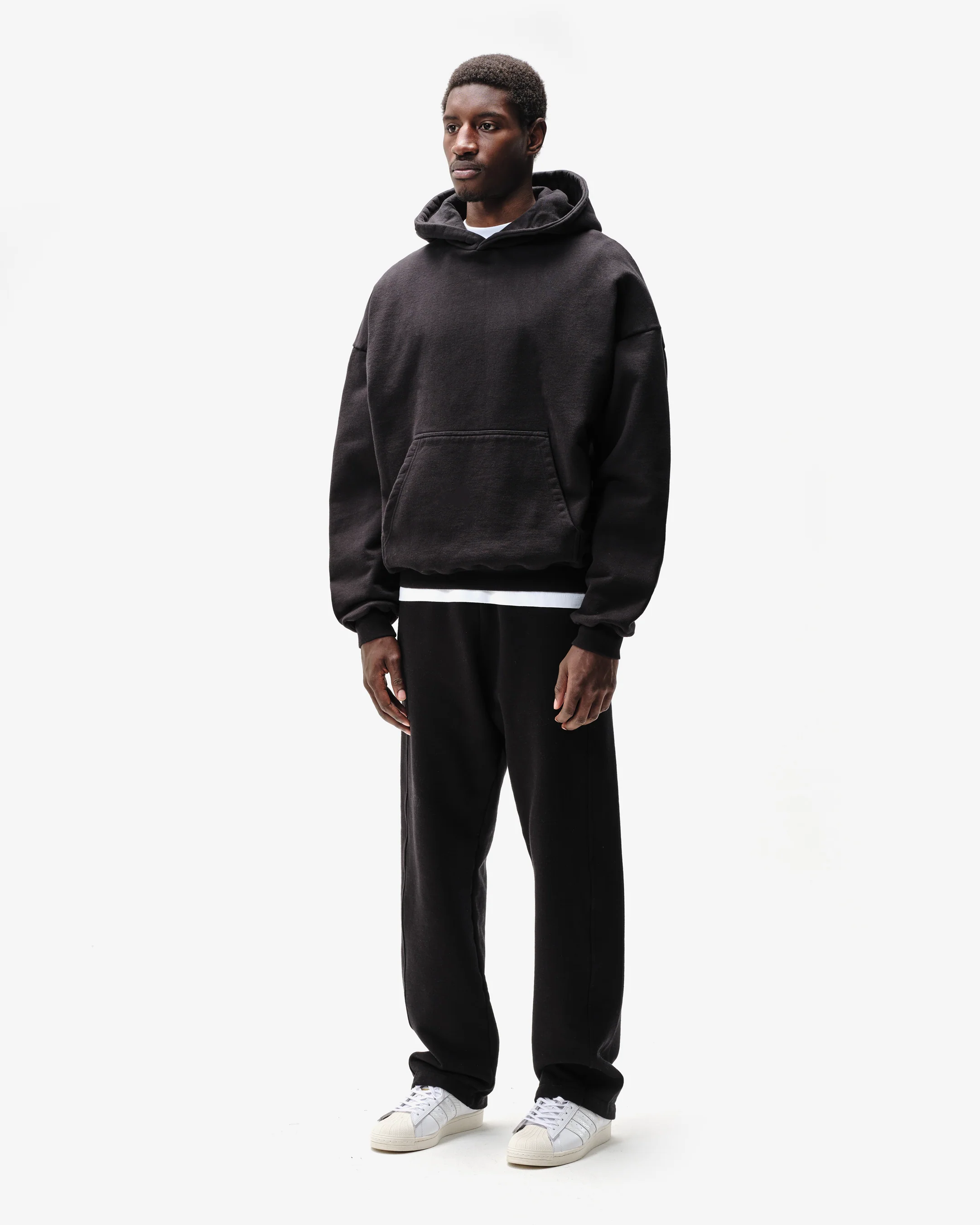 HEAVYWEIGHT HOODIE - BLACK - Image 6