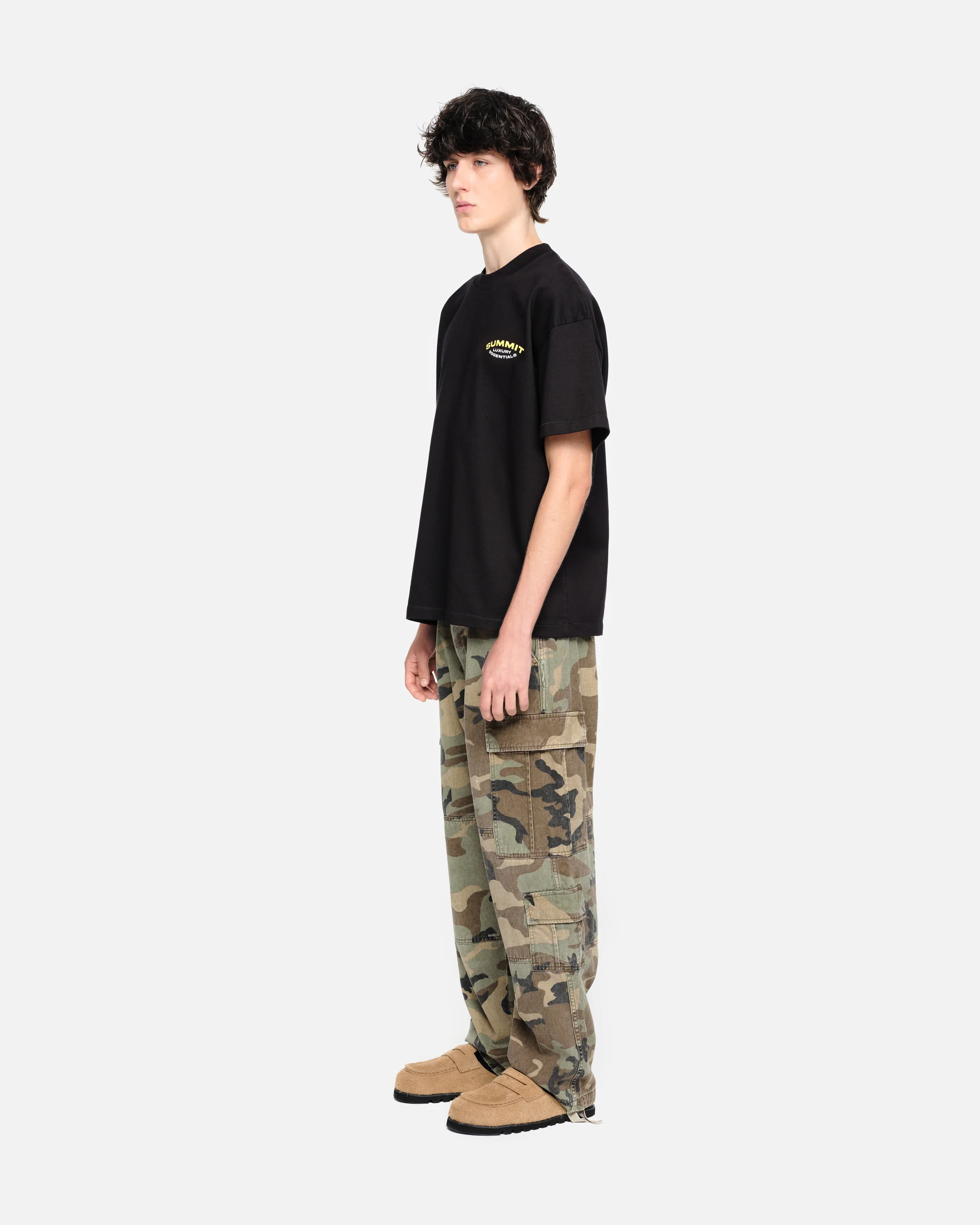 LUXURY ESSENTIALS T-SHIRT - BLACK - Image 4