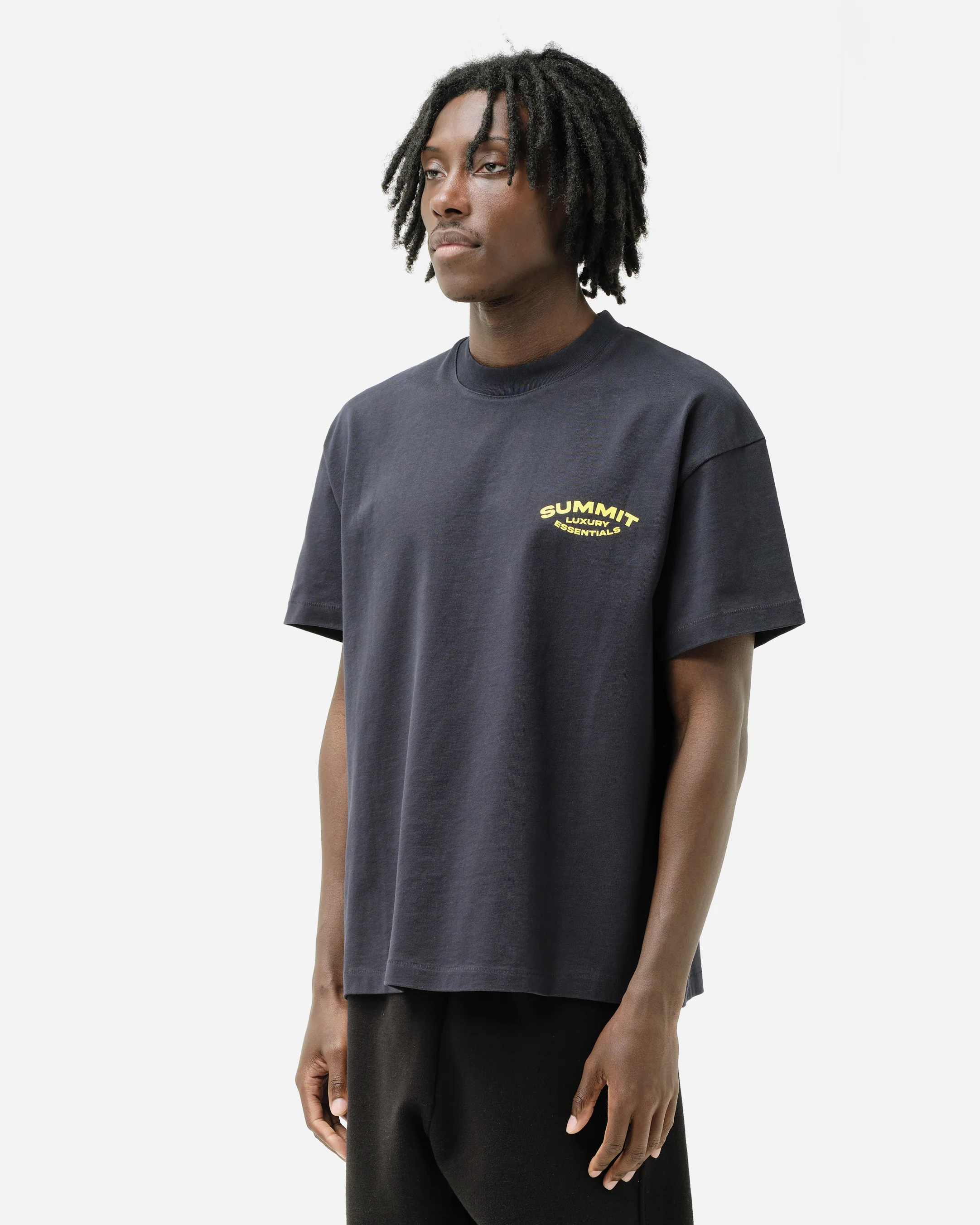 LUXURY ESSENTIALS T-SHIRT - NAVY/YELLOW PRINT - Image 4