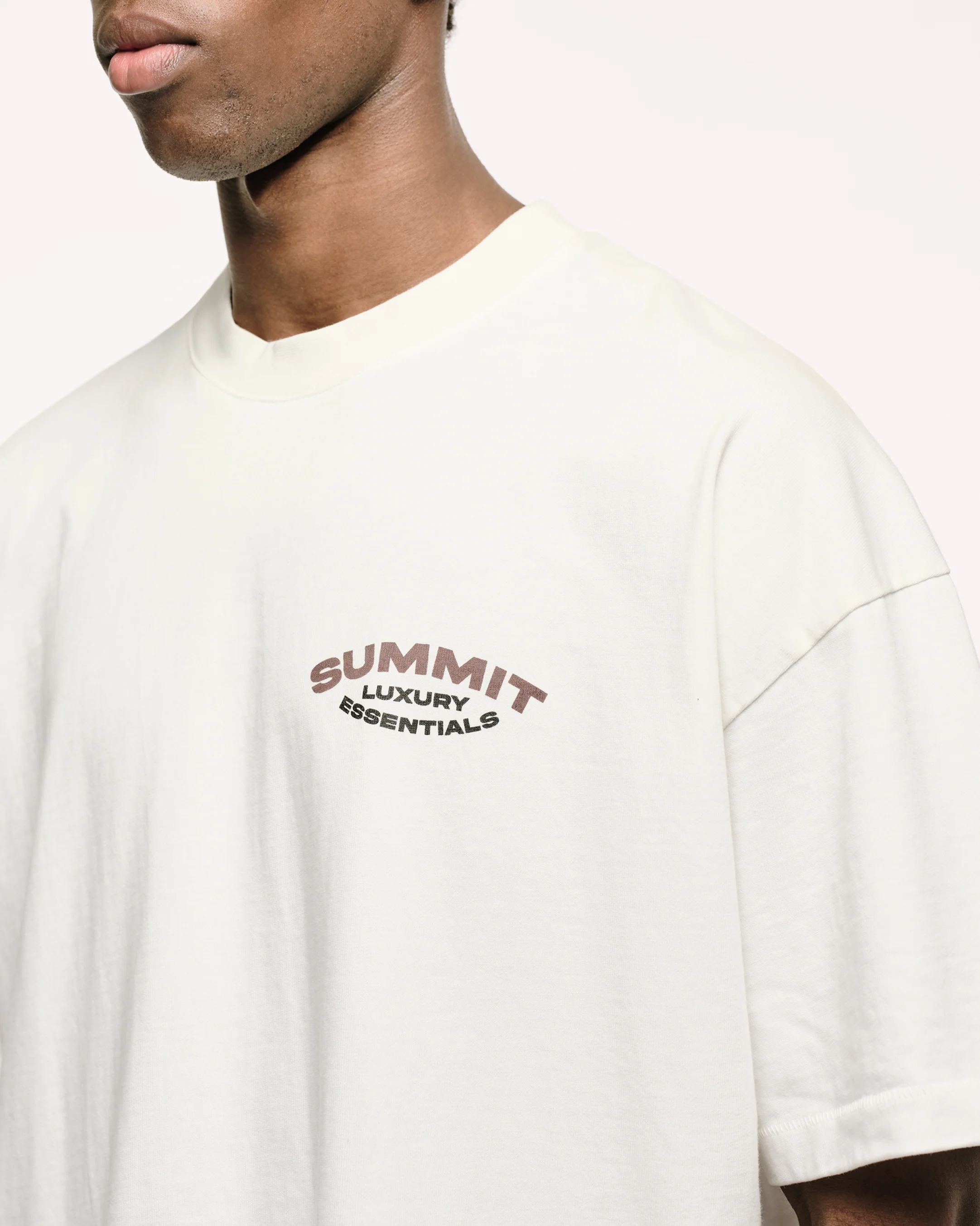 LUXURY ESSENTIALS T-SHIRT - OFF WHITE - Image 8